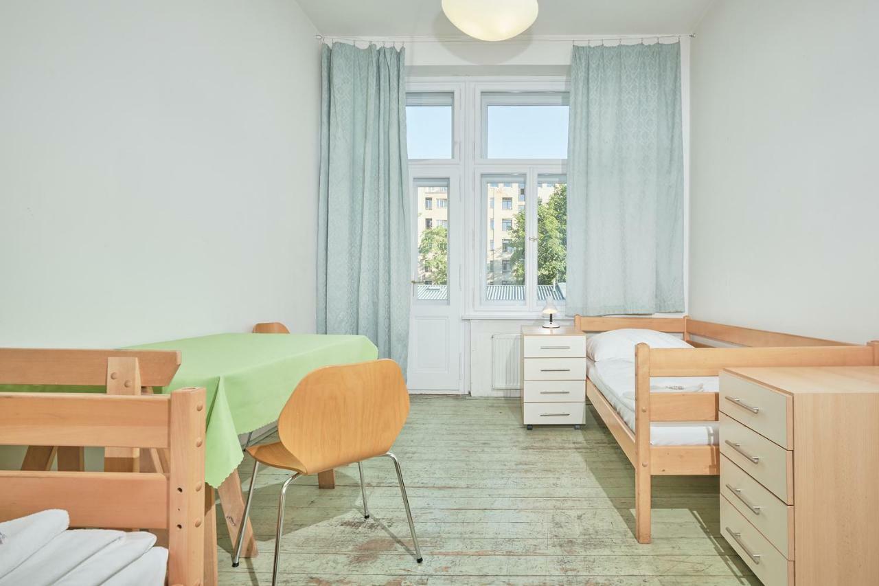 Hostel Mikoláše Alše Prága Kültér fotó