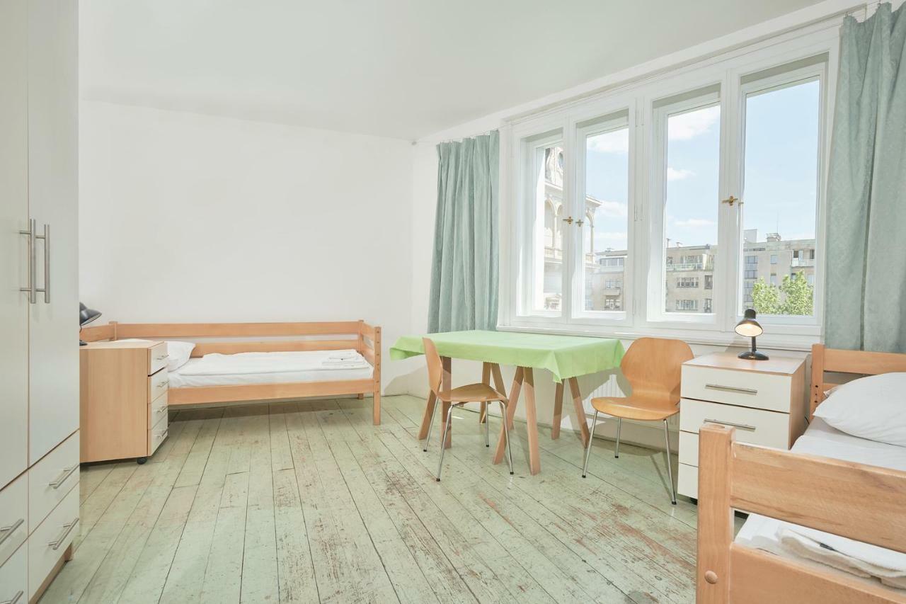 Hostel Mikoláše Alše Prága Kültér fotó
